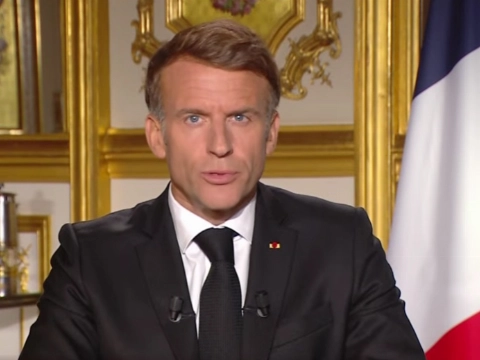 Macron belooft harde aanpak, maar ook zondagavond weer rellen in Frankrijk